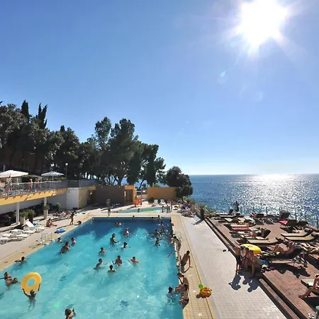 Splendid Resort.1 *